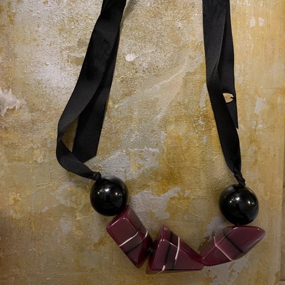 Mango Bow Necklace - Picture 2 of 5